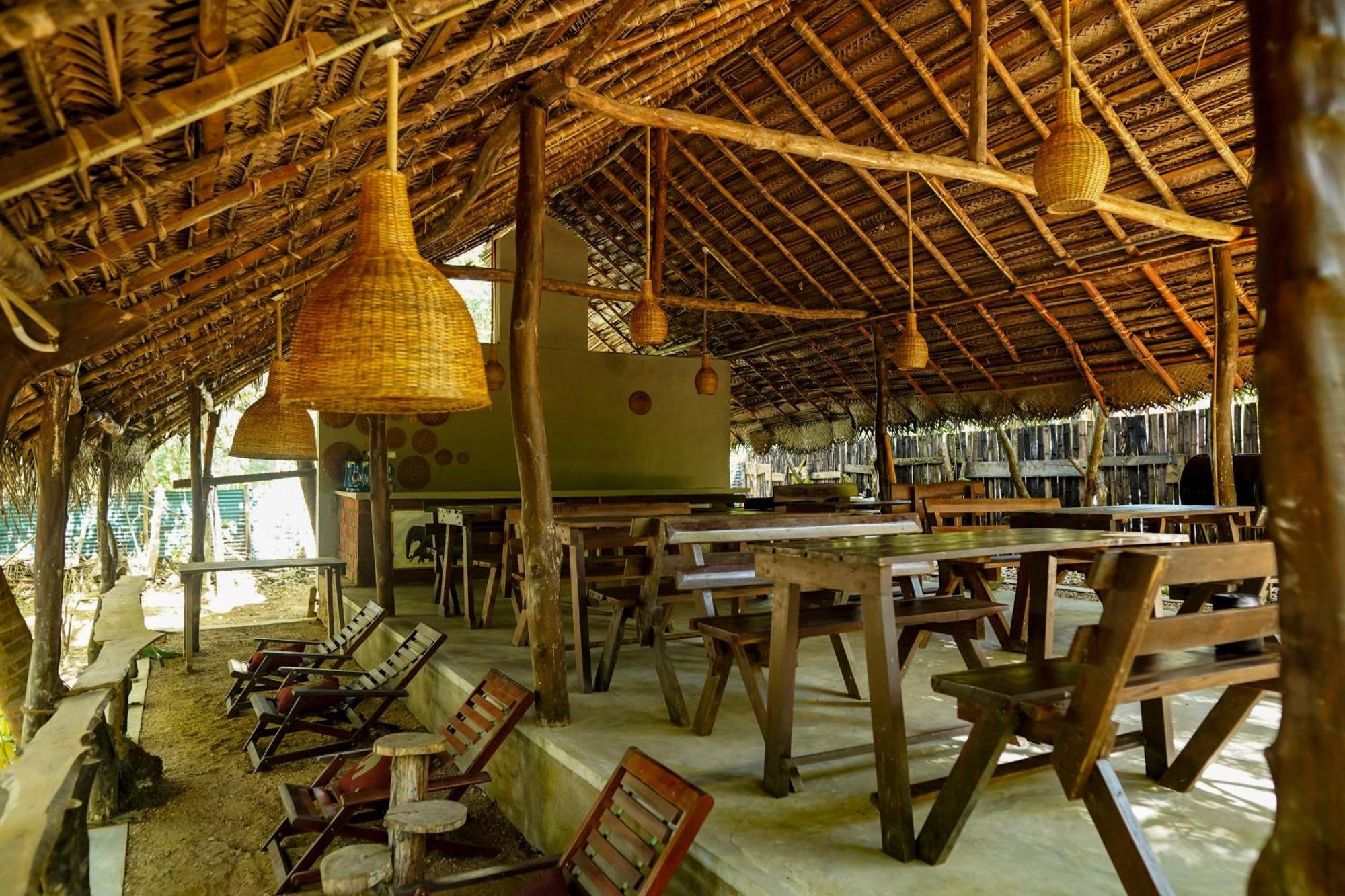 River Glamping By Gaga Bees Udawalawe Exterior foto